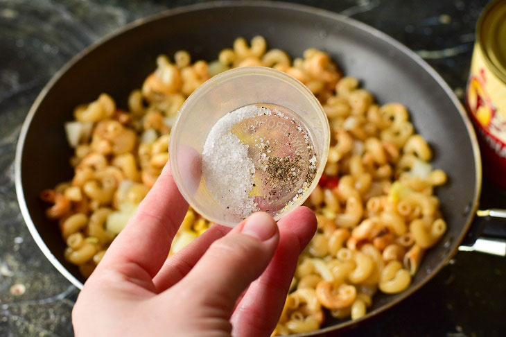 Rustic pasta - a delicious and fragrant dish