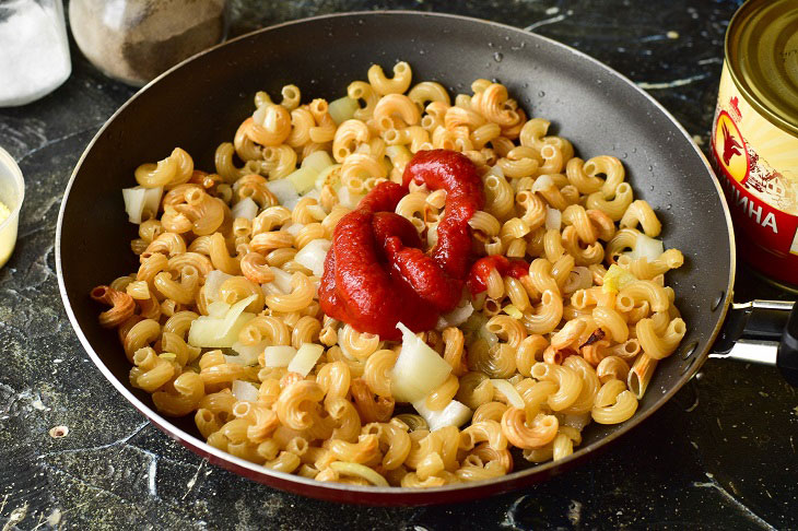 Rustic pasta - a delicious and fragrant dish