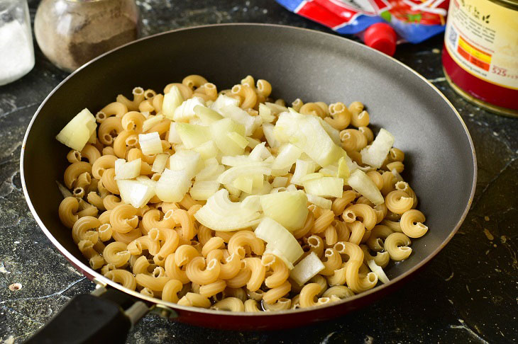 Rustic pasta - a delicious and fragrant dish