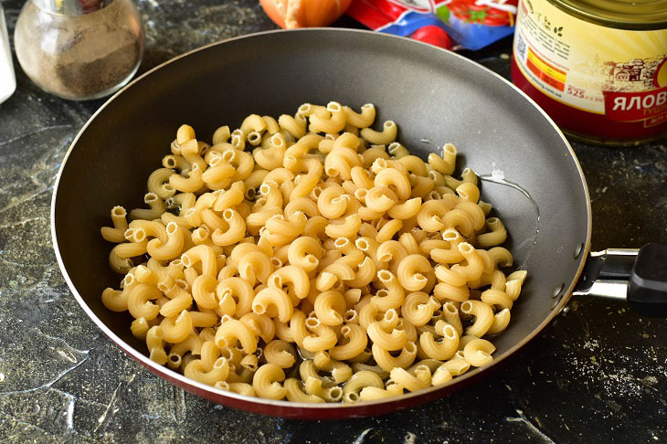 Rustic pasta - a delicious and fragrant dish