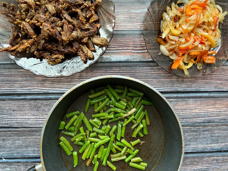 Chinese beef with vegetables - juicy, soft and savory