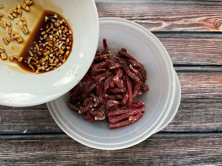 Chinese beef with vegetables - juicy, soft and savory