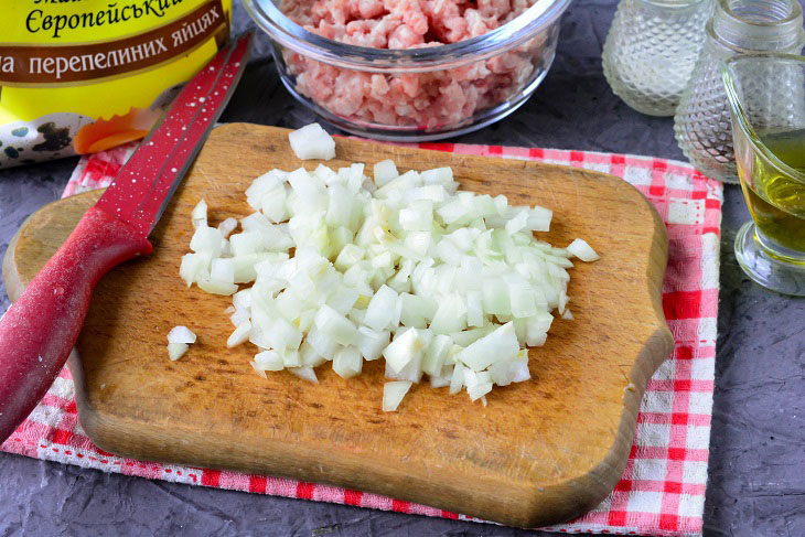 Minced meat in French - a hearty and aromatic dish