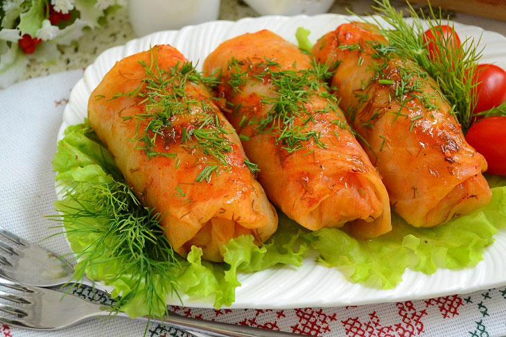 Turkish cabbage rolls - juicy, tasty and fragrant