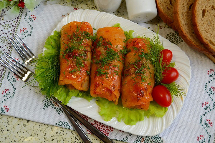 Turkish cabbage rolls - juicy, tasty and fragrant