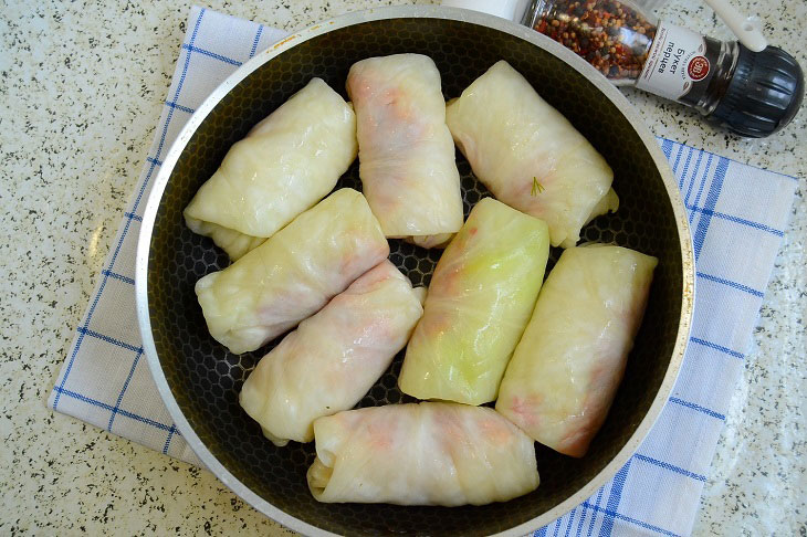Turkish cabbage rolls - juicy, tasty and fragrant