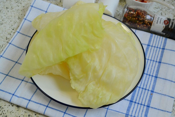 Turkish cabbage rolls - juicy, tasty and fragrant