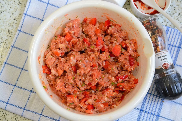 Turkish cabbage rolls - juicy, tasty and fragrant