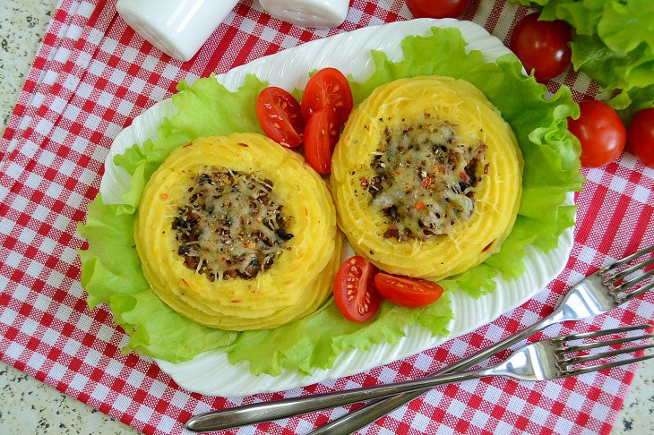 Potato fritters with meat - an original and tasty dish