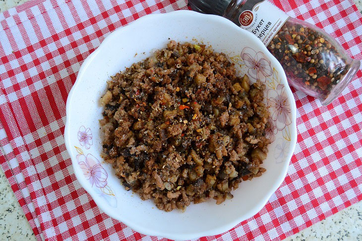 Potato fritters with meat - an original and tasty dish