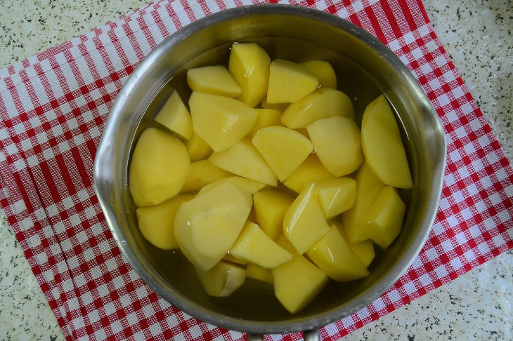 Potato fritters with meat - an original and tasty dish