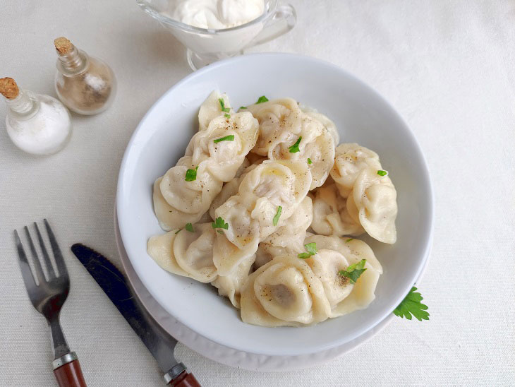 Siamese dumplings - a delicious dish with an interesting presentation