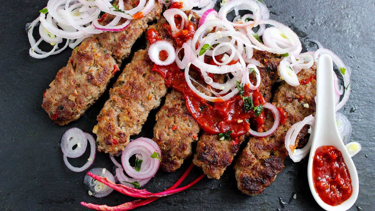 Lula kebab in a pan – a very tasty dish