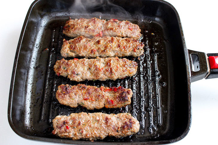 Lula kebab in a pan - a very tasty dish