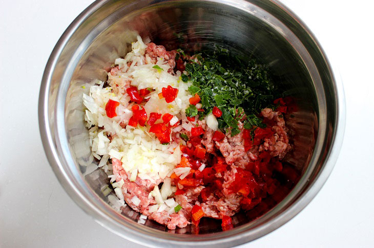 Lula kebab in a pan - a very tasty dish