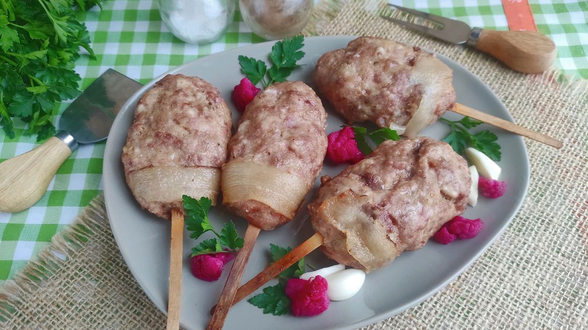 Eskimo cutlets on a stick – an interesting dish made from the simplest products