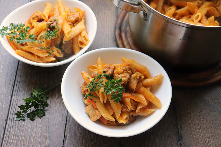 Pasta with meat in Tatar style - a simple and satisfying dish