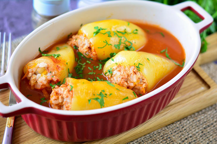 Stuffed peppers with meat and rice - a juicy and aromatic dish