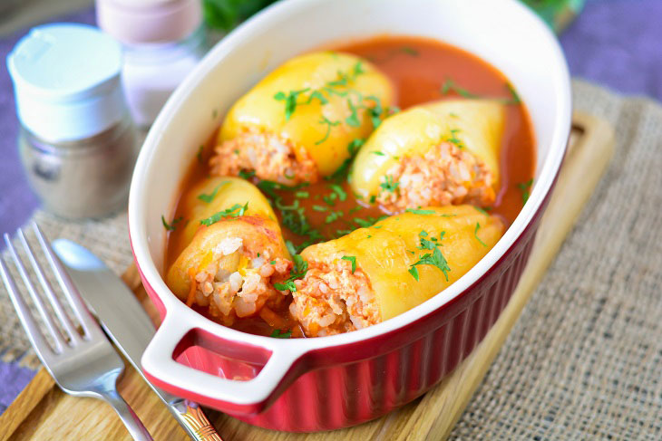 Stuffed peppers with meat and rice - a juicy and aromatic dish