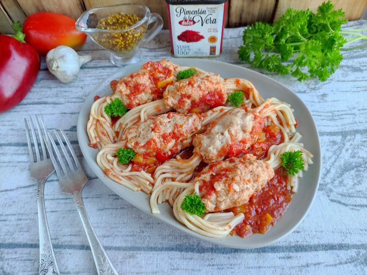 Spaghetti with minced meat "Grandpa's mustache" - an interesting dish made from simple products