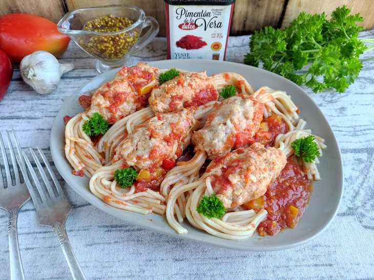 Spaghetti with minced meat "Grandpa's mustache" - an interesting dish made from simple products