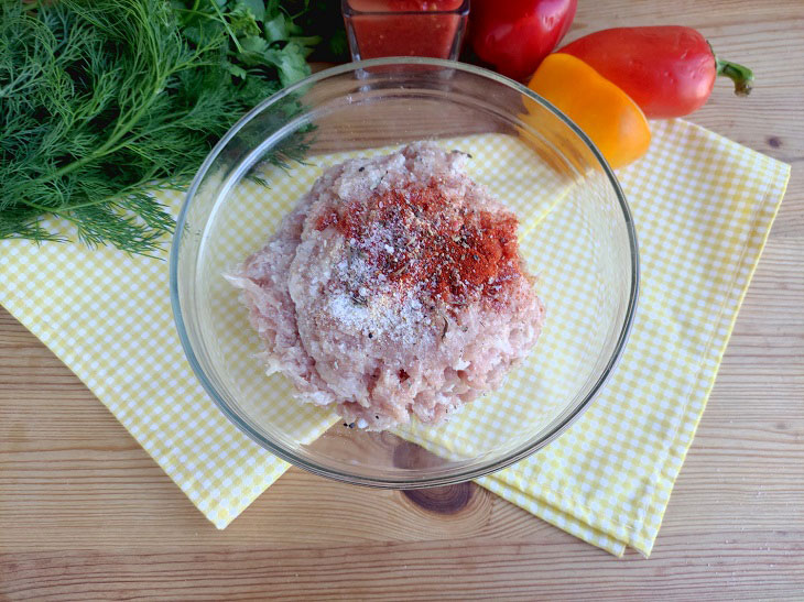 Spaghetti with minced meat "Grandpa's mustache" - an interesting dish made from simple products