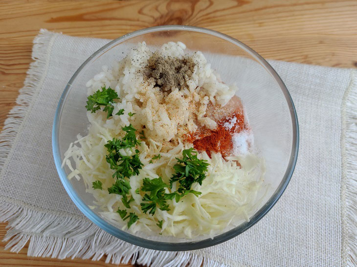 Cabbage rolls in dough - an unusual Uzbek dish