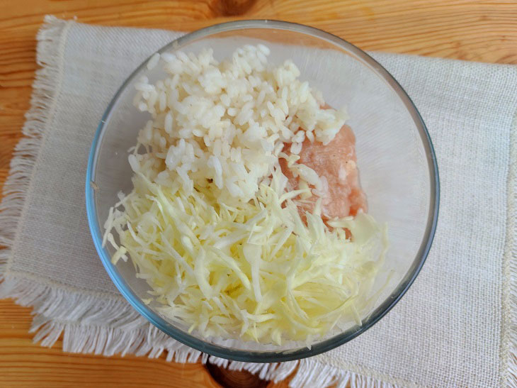 Cabbage rolls in dough - an unusual Uzbek dish