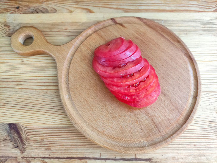 Meat in a French frying pan - a delicious dish with minimal effort