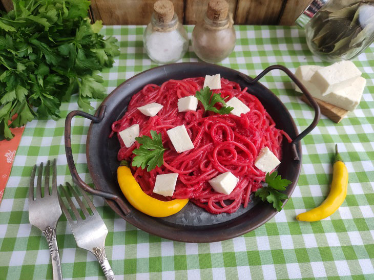 Pasta with beets - an original and tasty dish