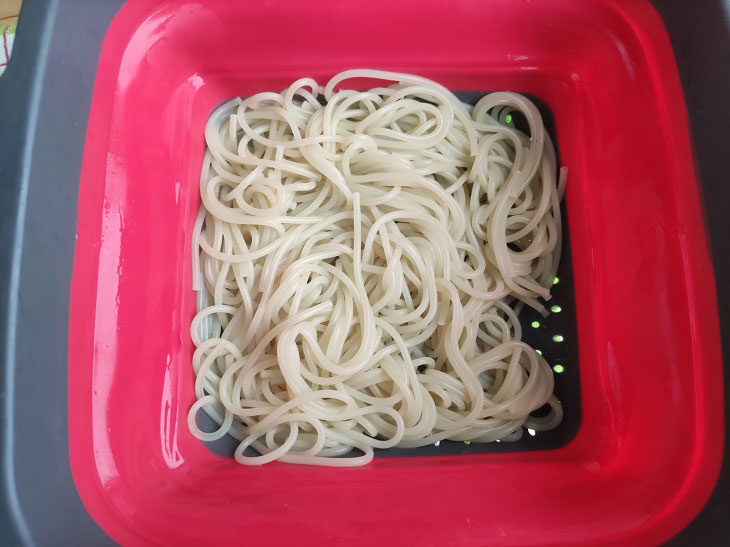 Pasta with beets - an original and tasty dish