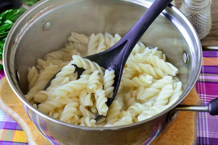 Pasta salad "Caprese" - an original and delicious recipe