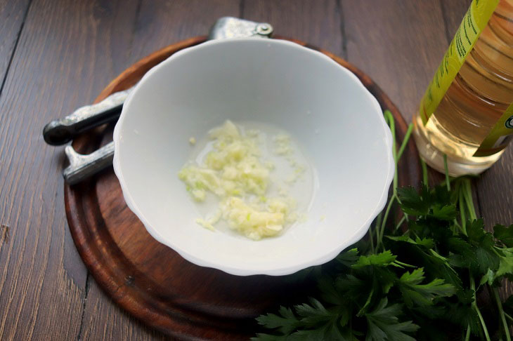 Peasant fried potatoes - a delicious and fragrant dish