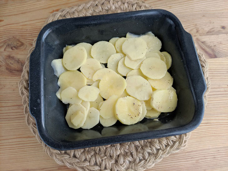 Gauranga potato casserole - an original Indian dish