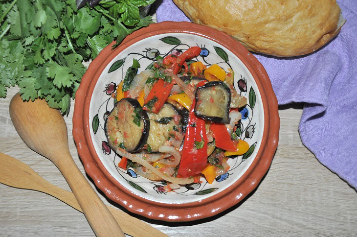 Vegetable stew "Ajapsandali" - a delicious Georgian dish