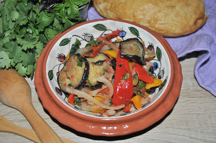 Vegetable stew "Ajapsandali" - a delicious Georgian dish