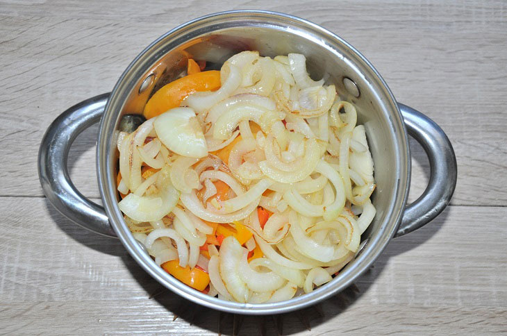 Vegetable stew "Ajapsandali" - a delicious Georgian dish