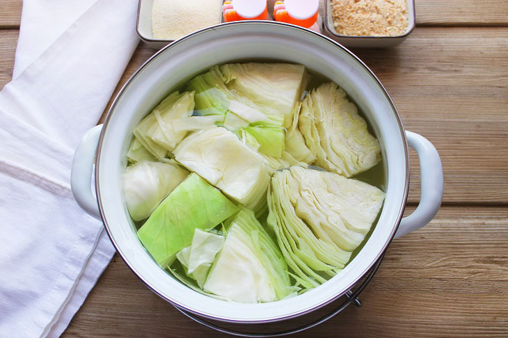 Cabbage cutlets without eggs - a simple and tasty recipe