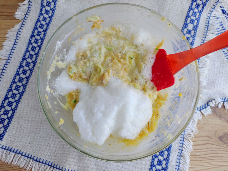 Zucchini soufflé in the oven - a delicate and airy dish