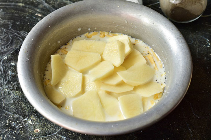 French potatoes in milk - an unusual and interesting recipe