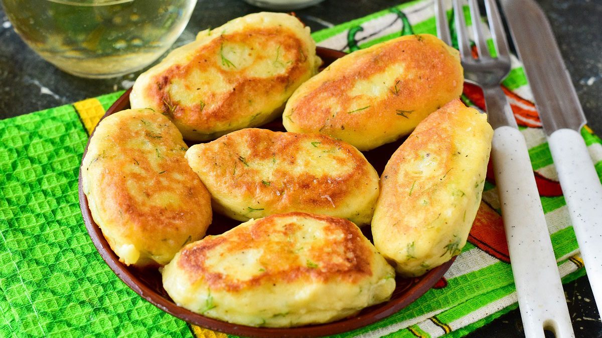 Potato patties with herbs – ruddy and appetizing