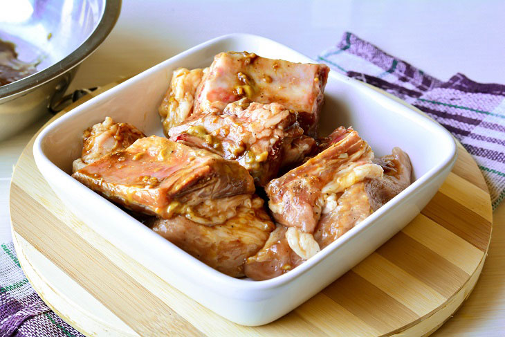 Honey ribs in the oven for the New Year - a special aroma and taste