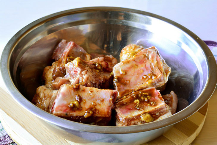 Honey ribs in the oven for the New Year - a special aroma and taste