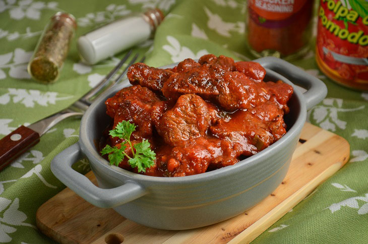 Chashushuli in Georgian - a tender and fragrant meat dish