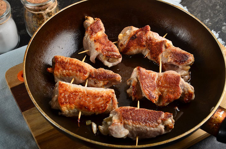 Pork krucheniki - a soft and juicy meat dish