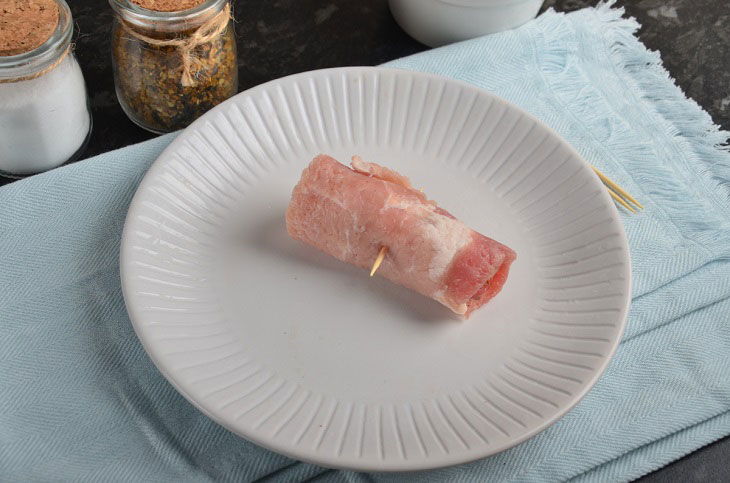 Pork krucheniki - a soft and juicy meat dish