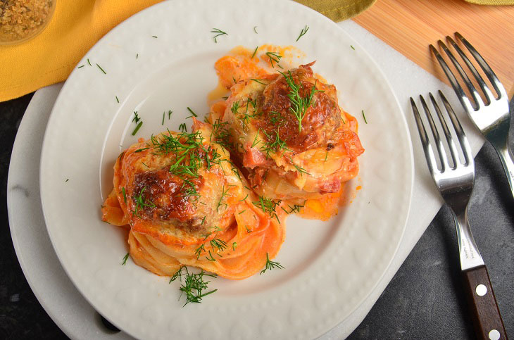 Tagliatelle nests with minced meat in sauce - a simple and satisfying recipe