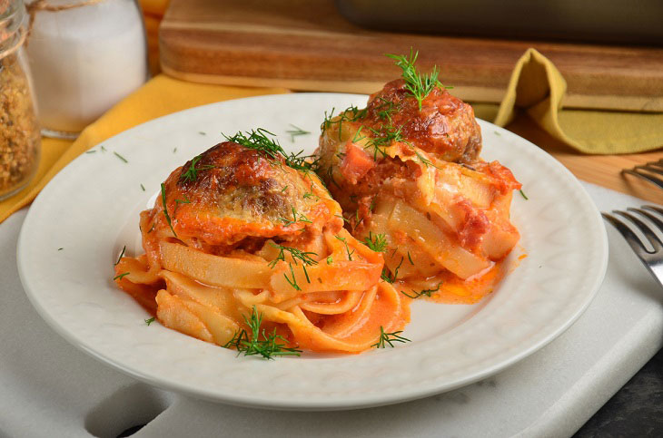 Tagliatelle nests with minced meat in sauce - a simple and satisfying recipe