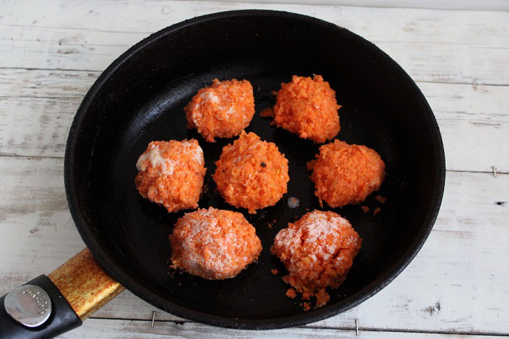 Carrot hedgehogs with semolina - tasty, original and simple