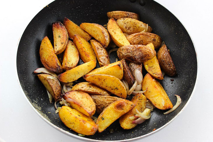 Potatoes baked with feta - a special aroma and taste